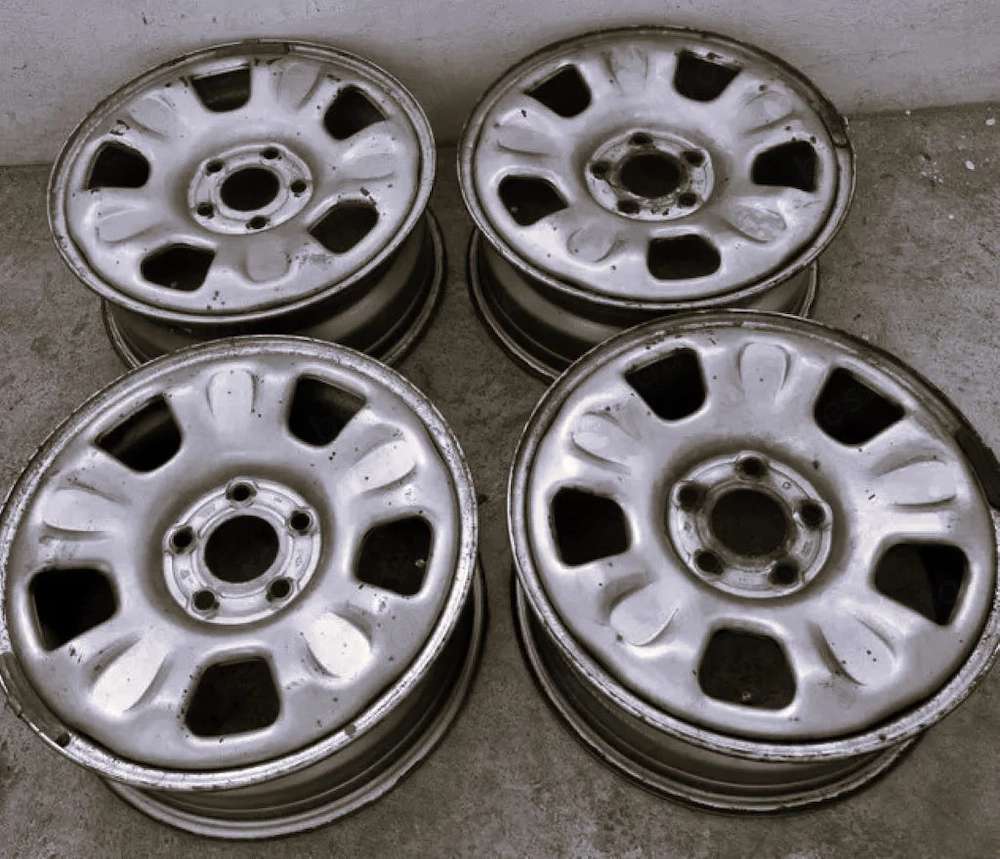 Jante tabla pe 16" de Dacia Duster