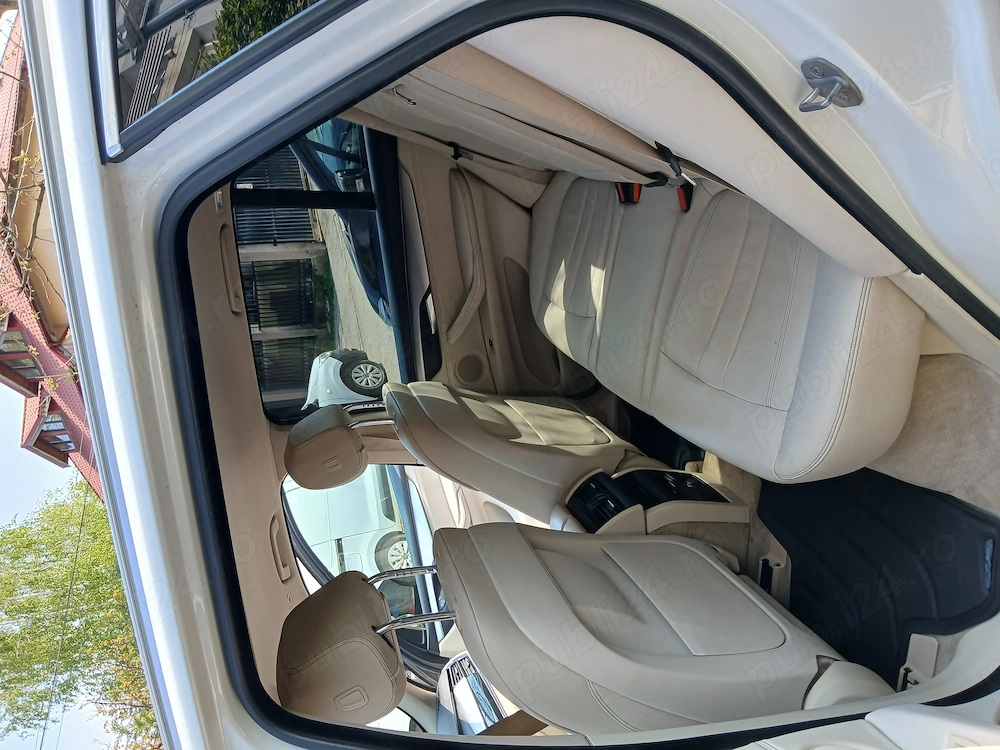 Vindem BMW X5  alb