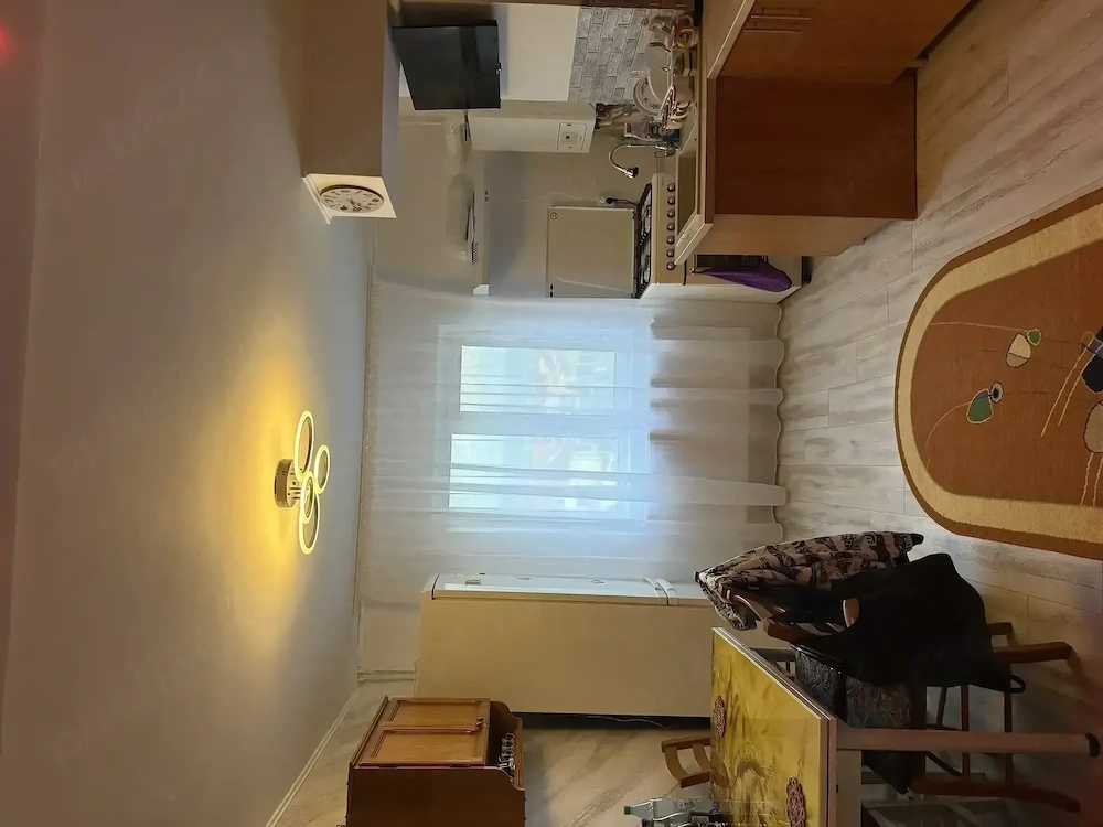 Inchiriez apartament 3 camere