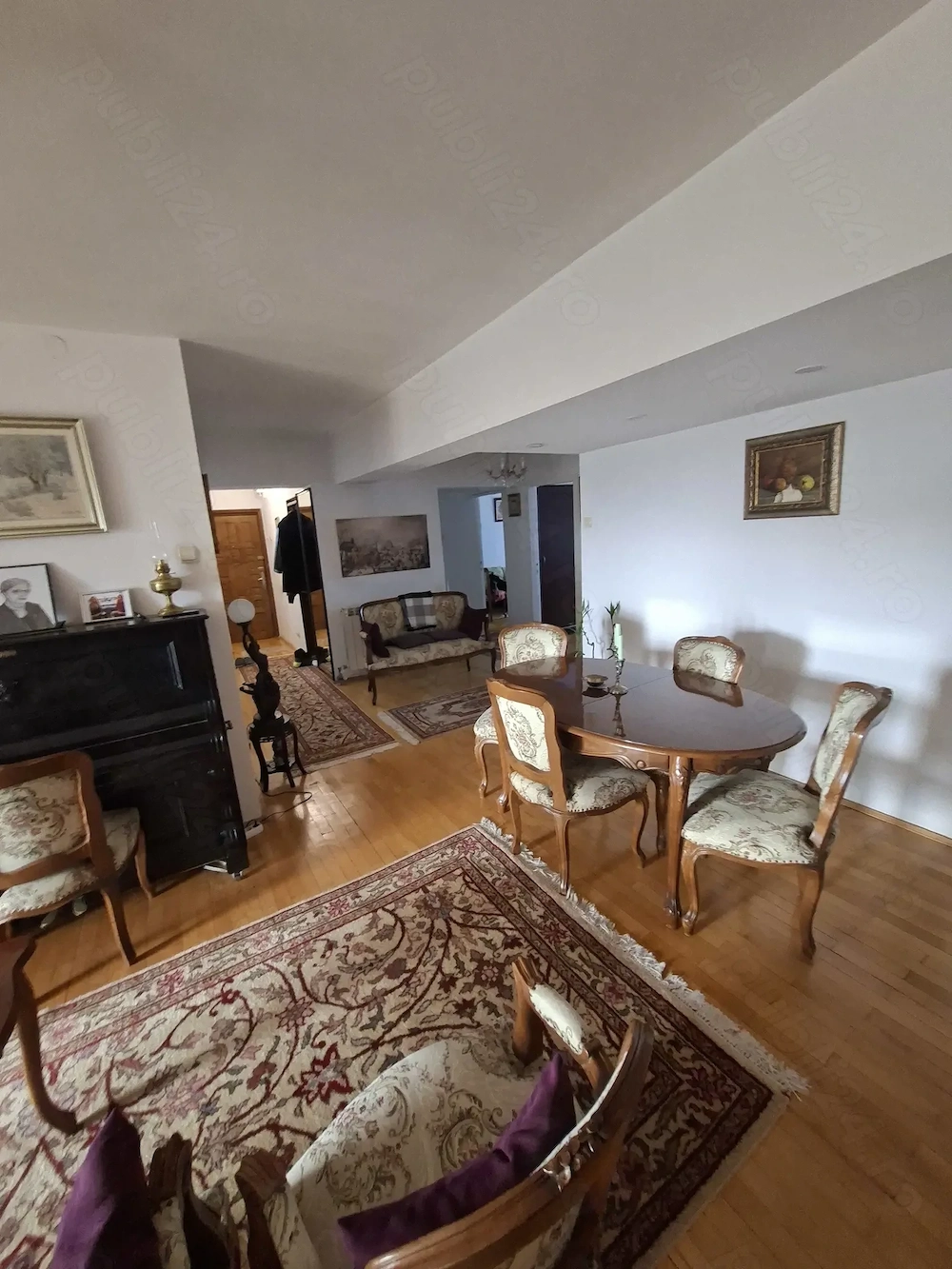 Apartament 4 camere Central langa Hala Centrala