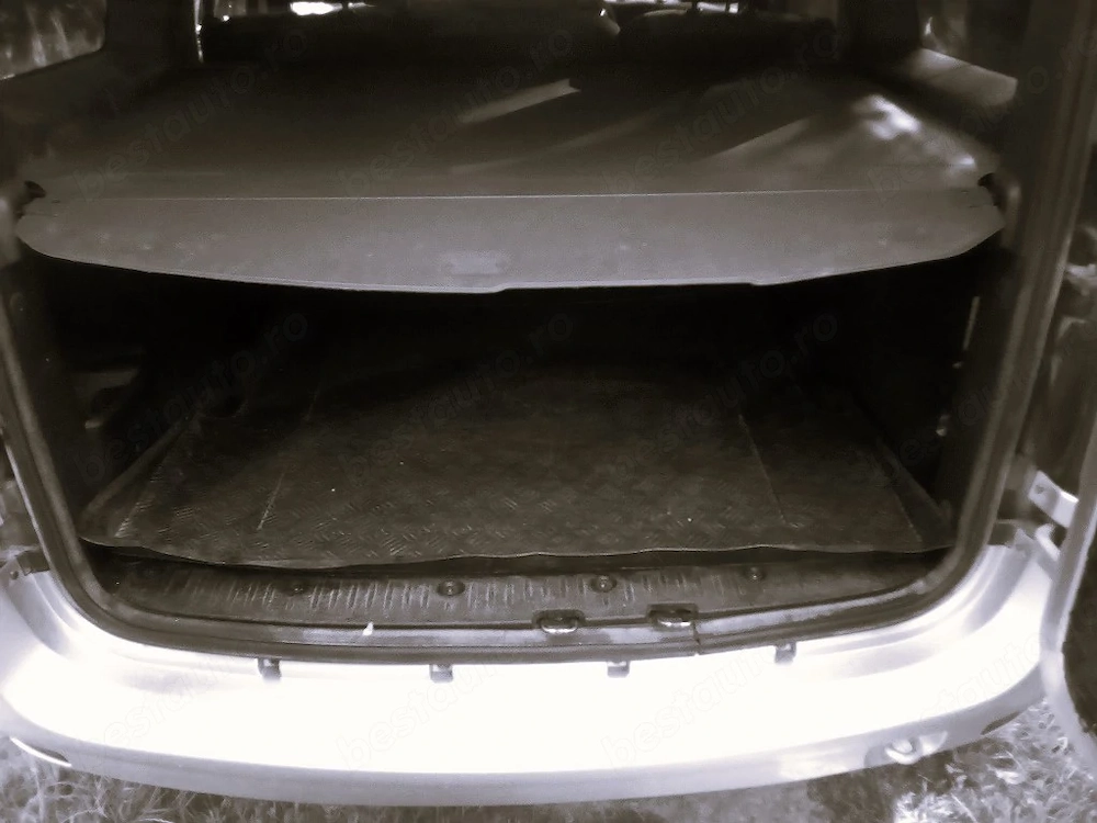 Rulou portbagaj de Dacia Logan MCV din 2006-2012