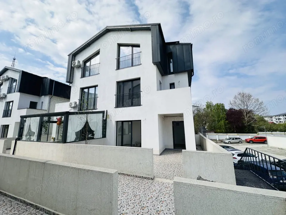 Super Vila în Roșu , 161 mp construiti, 2 garaje acoperite , duplex Apeductului 