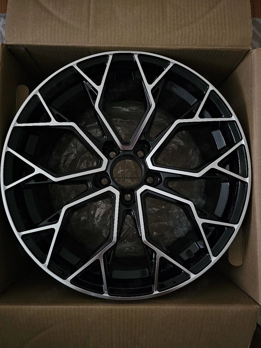 Vând set 4 jante NOI pe 18 "