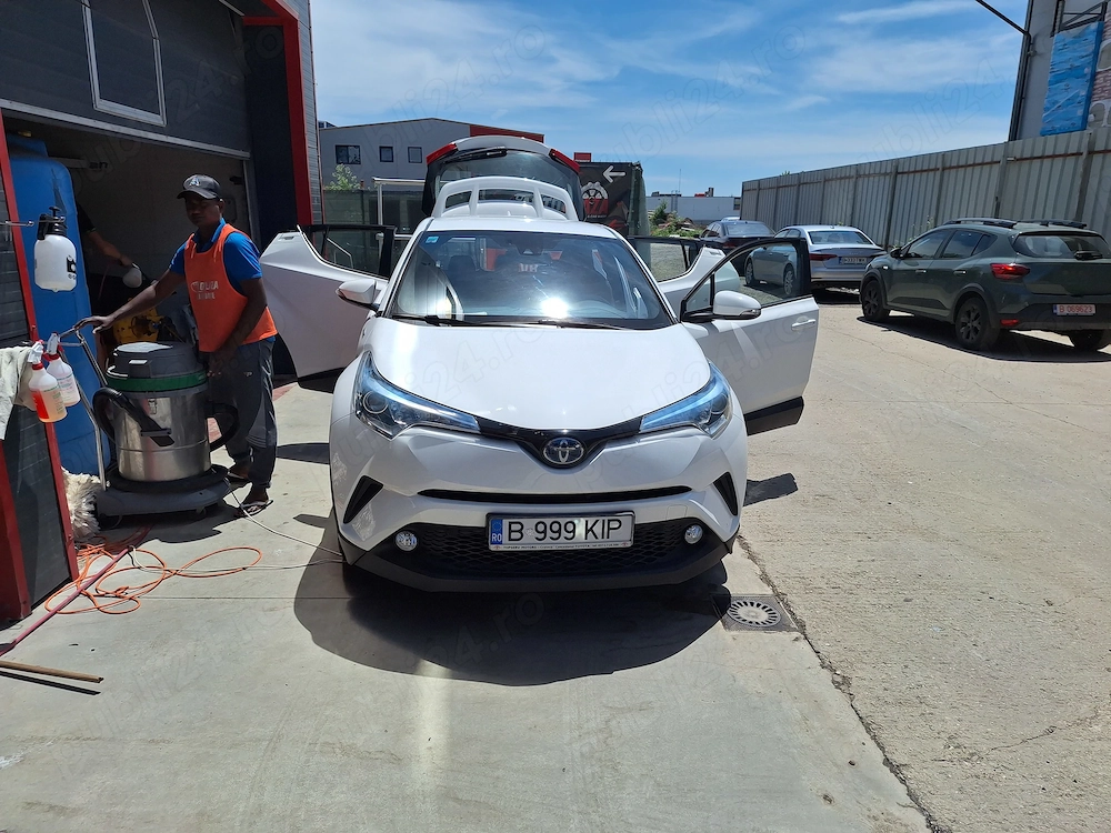 Toyota C-HR 1.8 HSD Hybrid (Hibrida) 4x2 CVT C-enter
