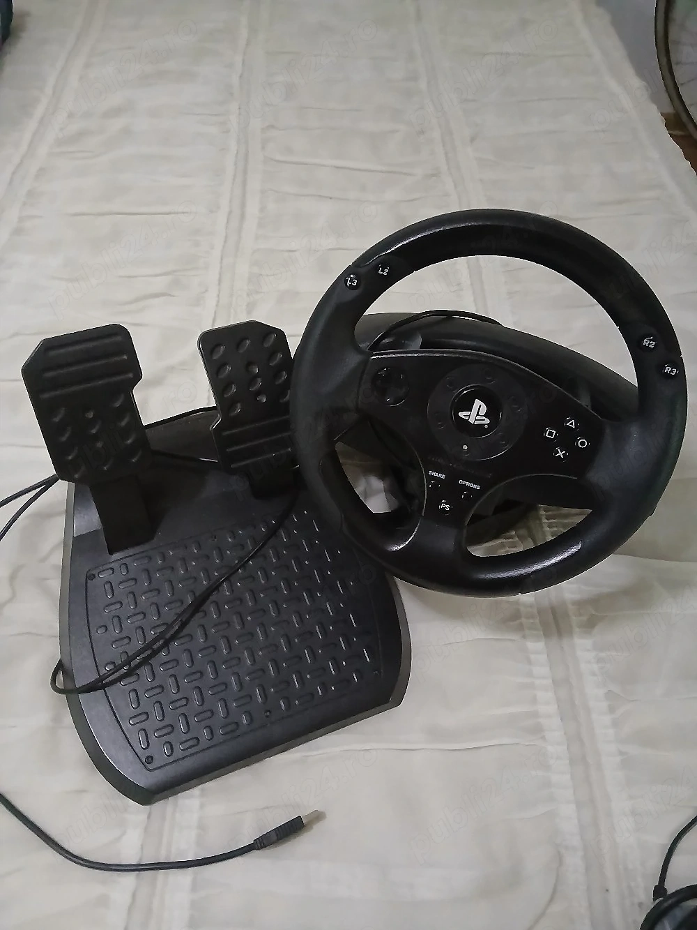 vând volanGaming thrustmaster