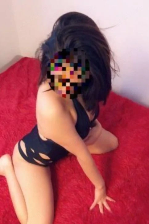 Ella nouă la tine în oraș servicii extra 