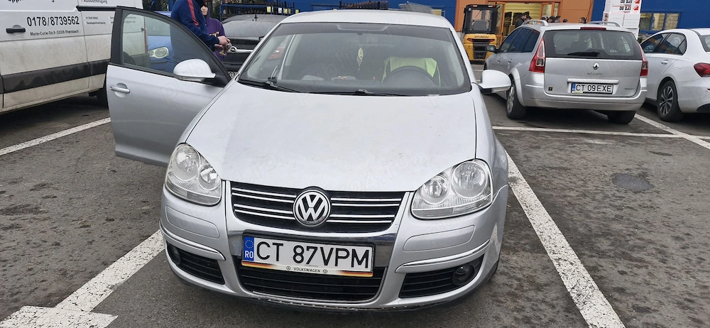 Vând Dezmembrez VW JETTA 