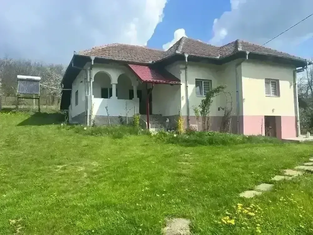 Casa de vanzare in Golesti, Ramnicu Valcea