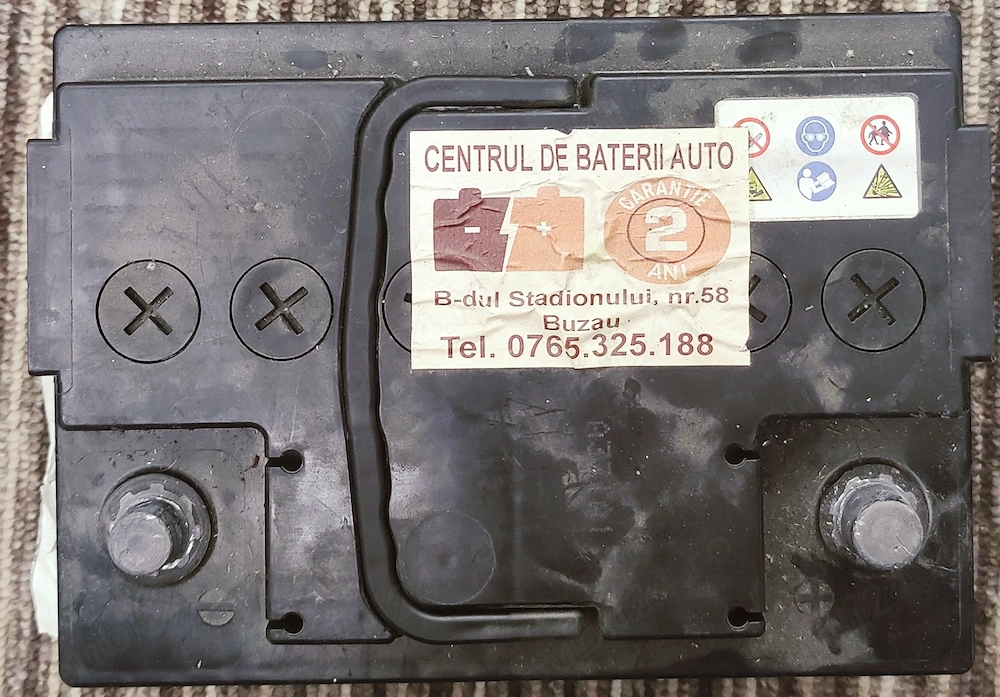 Vând convenabil acumulator auto Rombat Cyclon