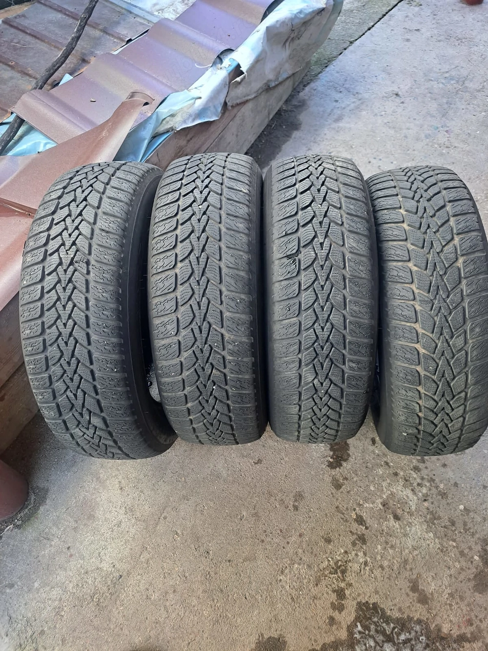 Vând  cauciucuri de iarna