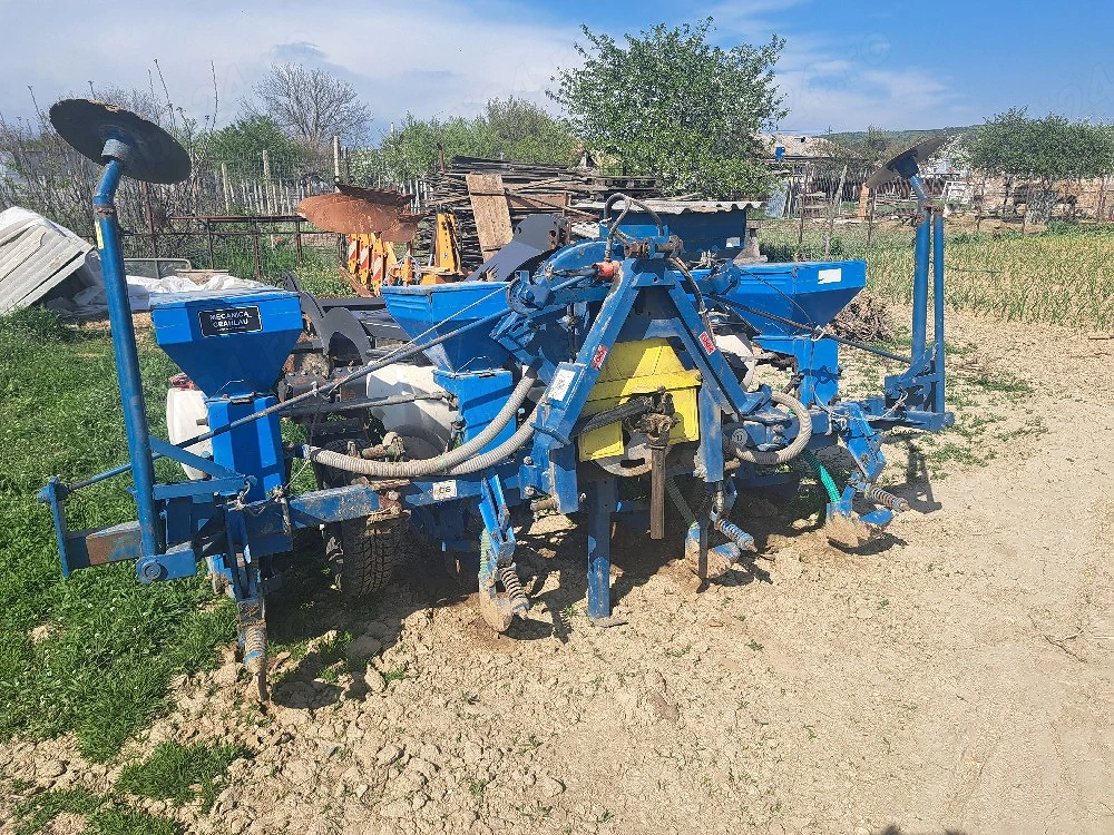 Semănătoare porumb 4randuri