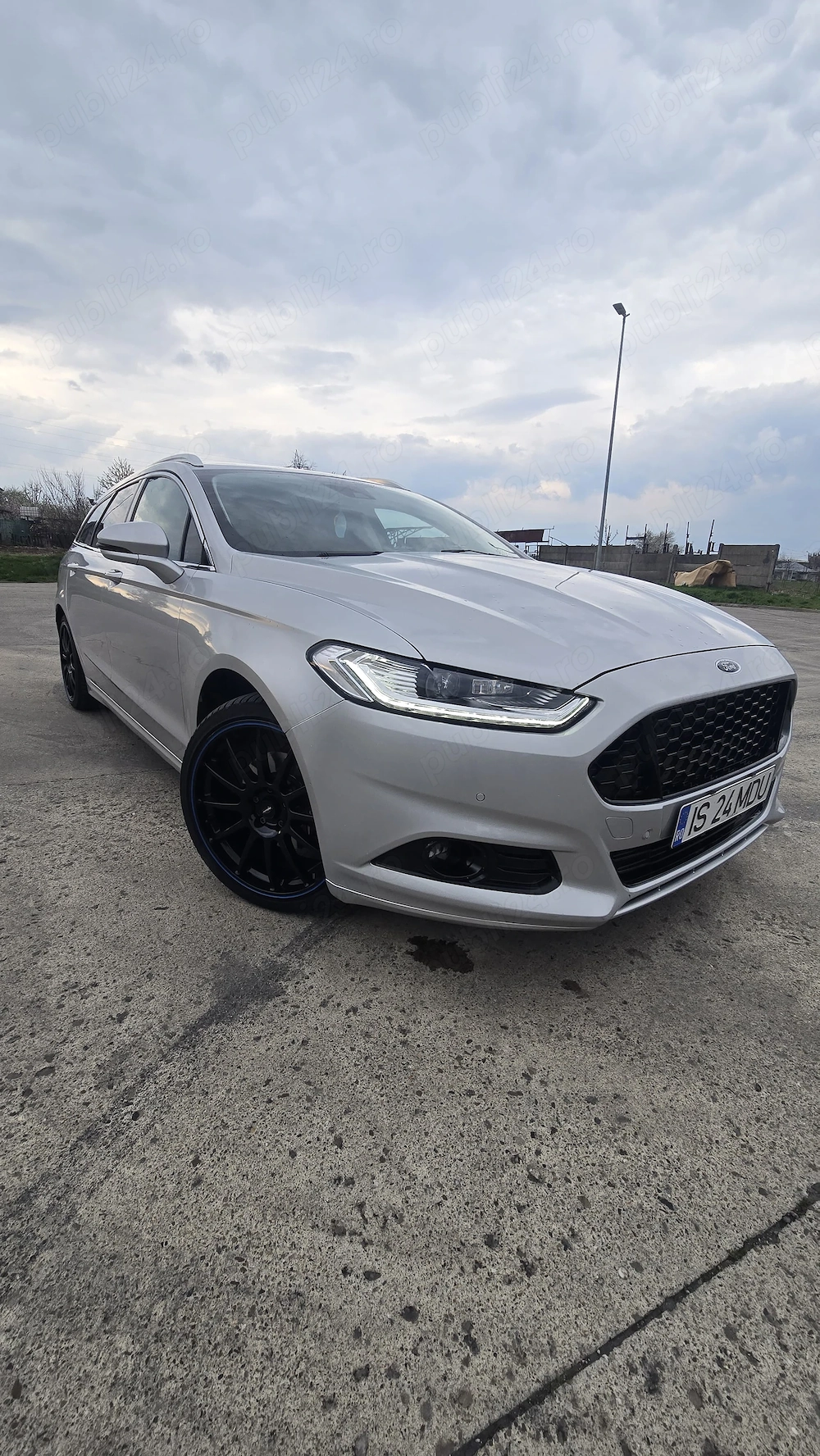 Vând Ford Mondeo mk5