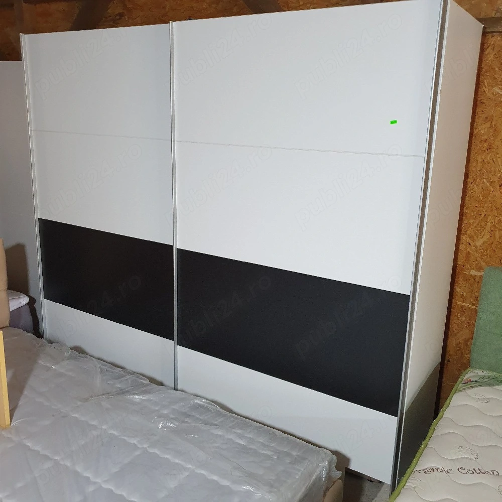 Dressing cu uși glisante 