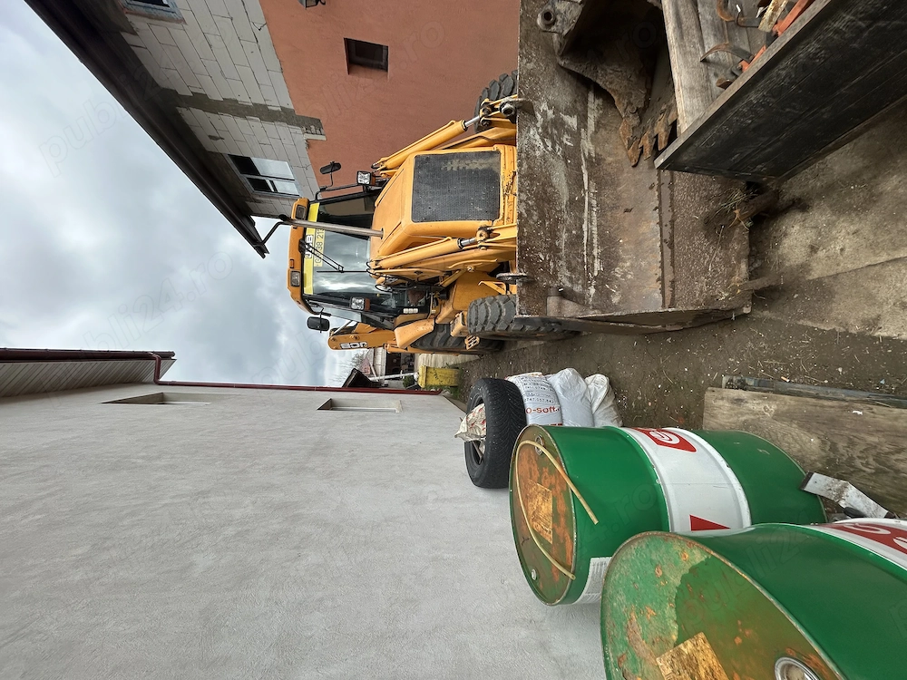 Buldoexcavator jcb 3cx de vanzare