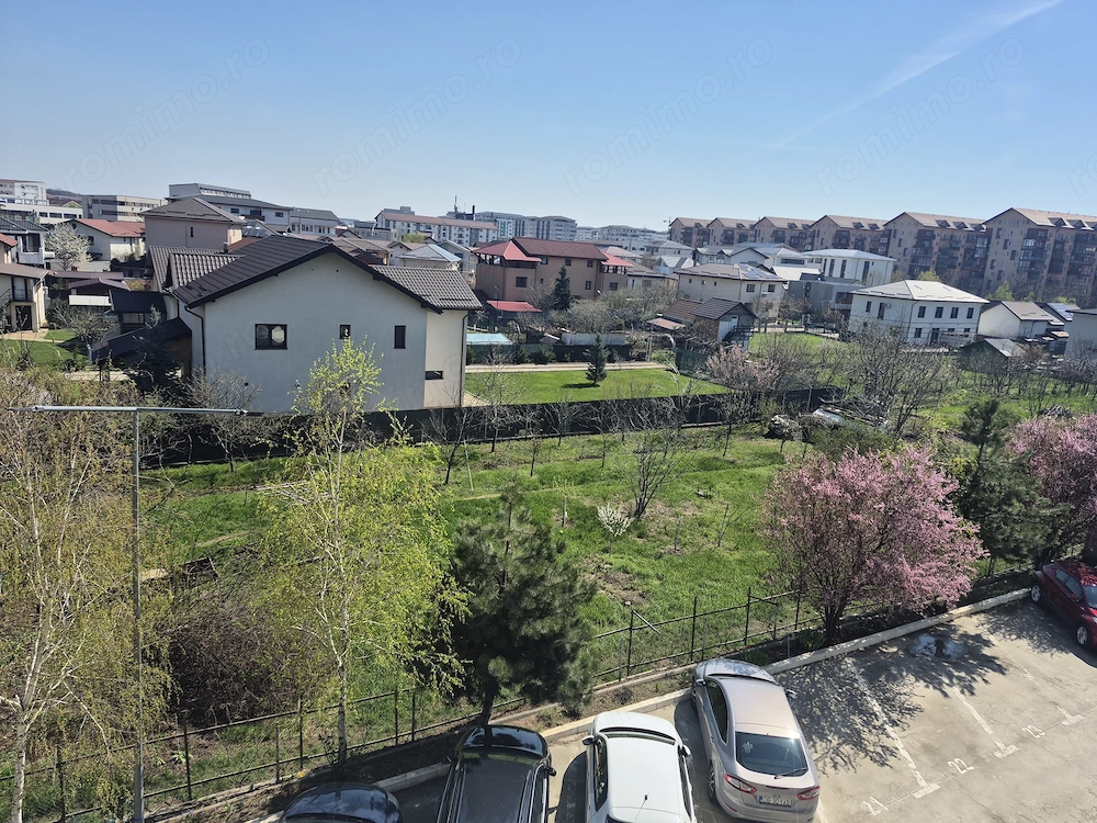 Proprietar vand apartament cu 2 camere parcare inclusa in pret
