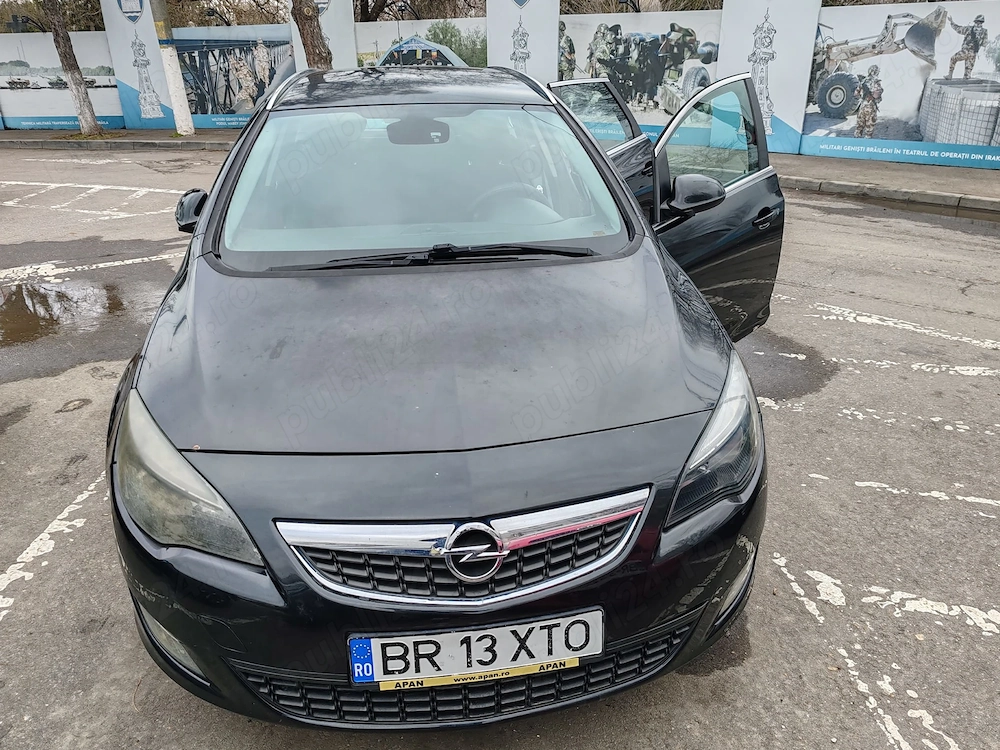 Opel Astra J Sports Tourer 2012, cutie automata