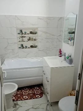Se închiriază ap cu 3 camere,mobilat și utilat, poziție excelentă, școală, grădinița,mall.uri,parc.
