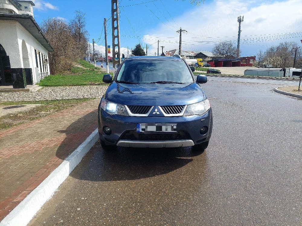 Mitsubishi Outlander 2008 cu 7 locuri