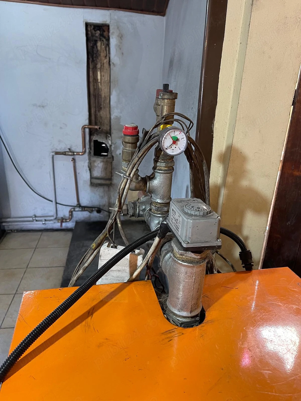 Vând Cazan apă caldă FERROLI 36 KW 