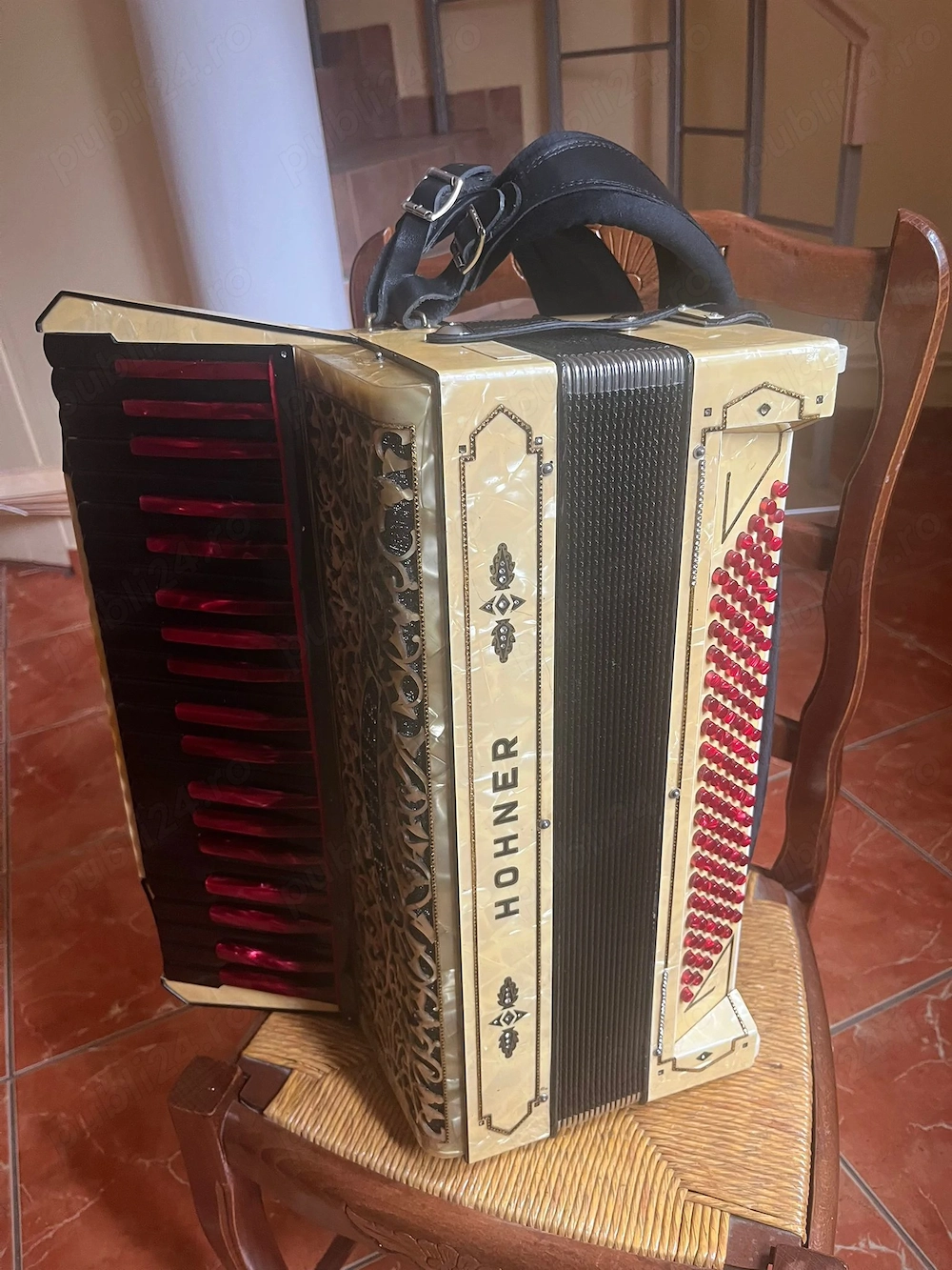 Acordeon Hohner   stare foarte bună   sunet clar