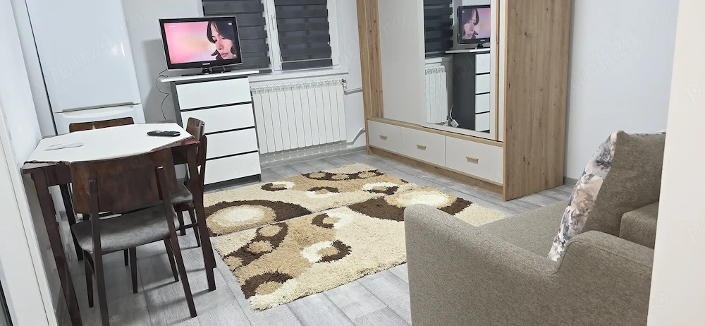 Garsonieră de închiriat 