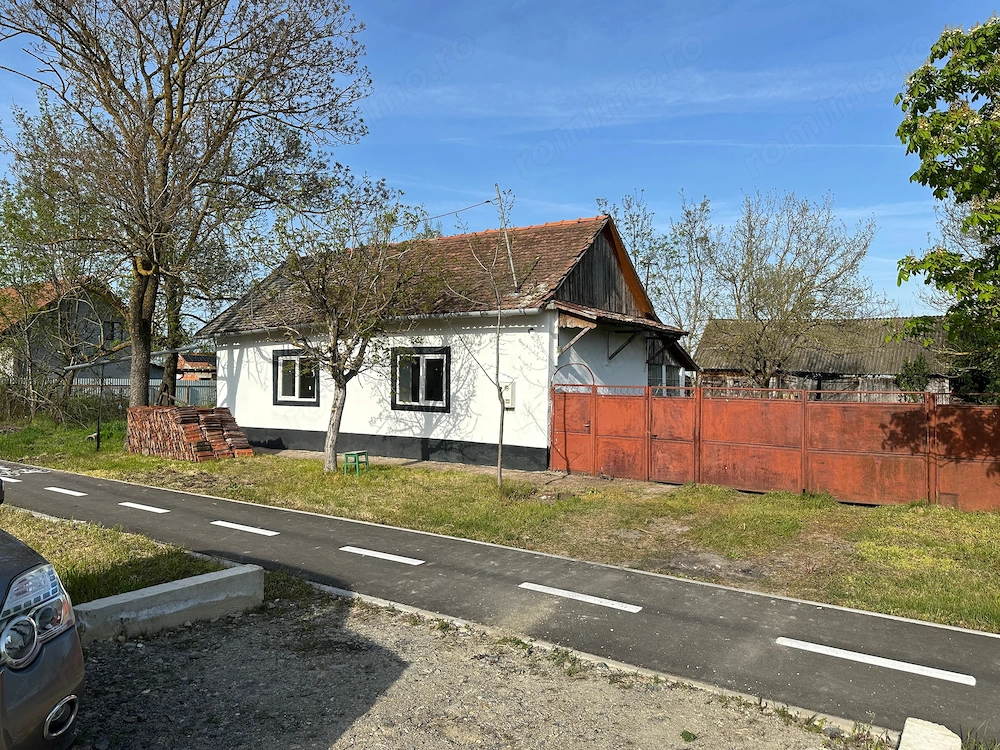 Vând casă în comuna Tormac 