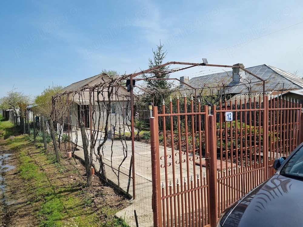 Casa de vânzare