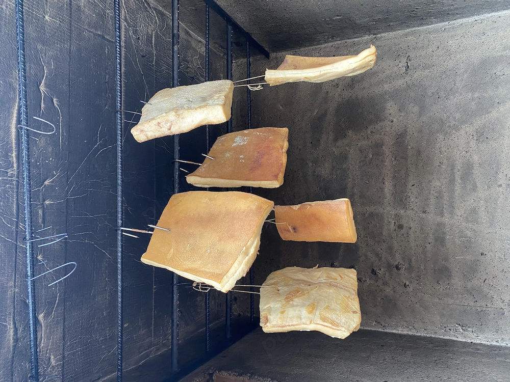 Am slănină de vânzare 