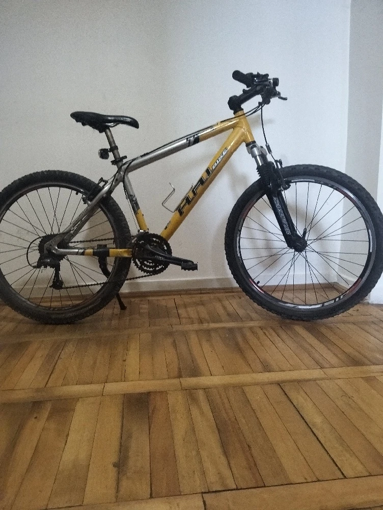 Vând bicicleta aluminiu 
