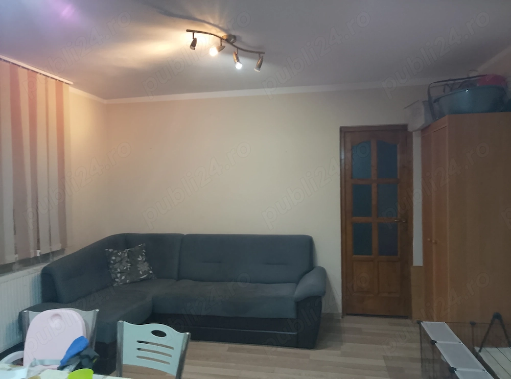 De vanzare apartment 3 camere 