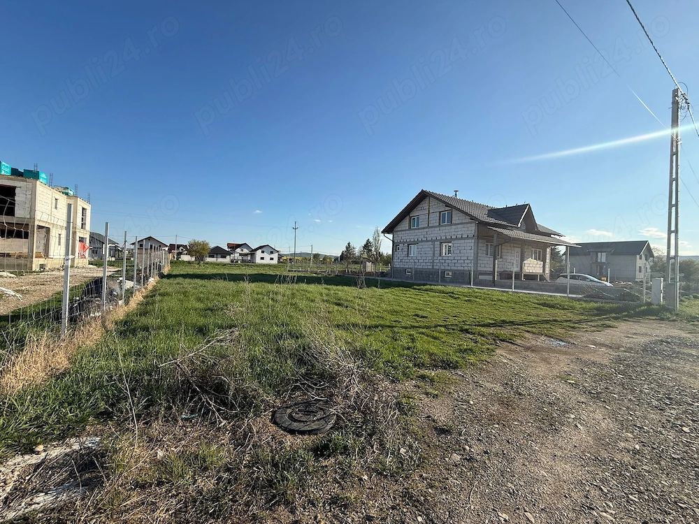 Teren intravilan 700 mp