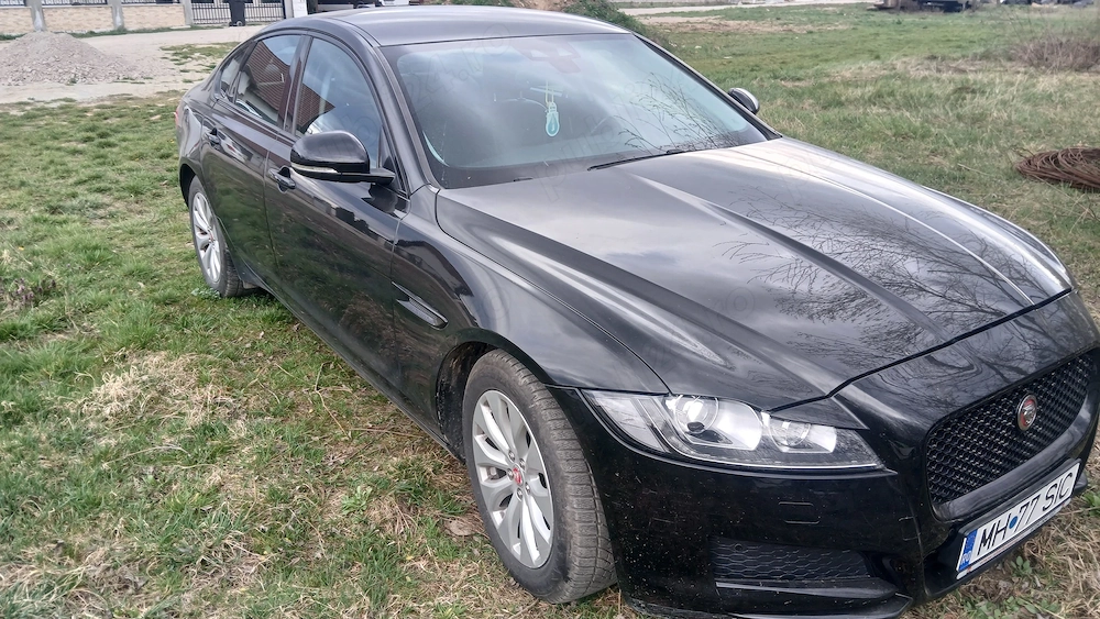Jaguar XF ...2017.Schimb