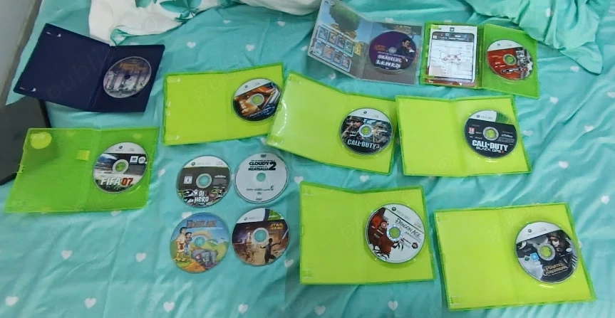 xbox 360 cu doua controlare si jocuri,merge sa le achizonezi pe toate separat sunt foarte curate