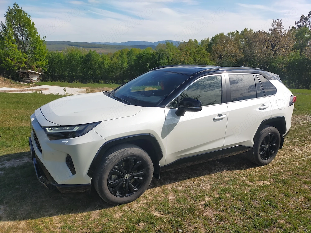 Toyota RAV4 hybrid bi-tone 