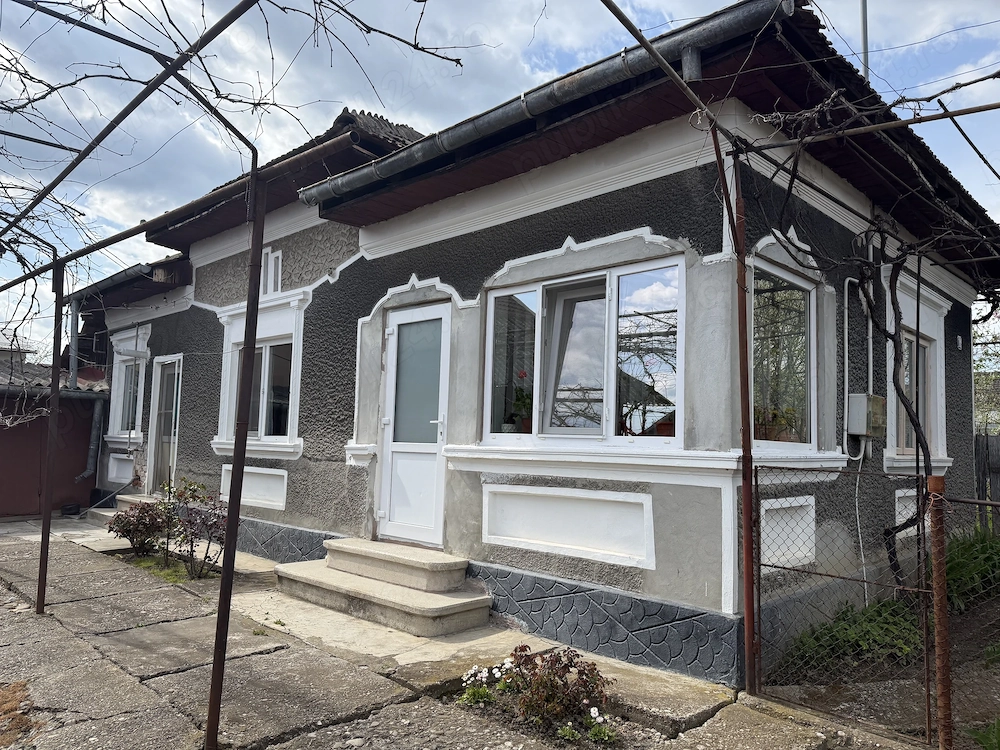 Casă la țară de vânzare 