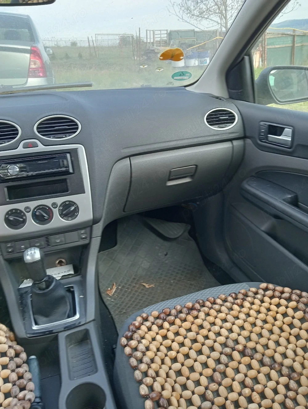 Vand Ford Focus,2006,1,6,,benzina,170000 km