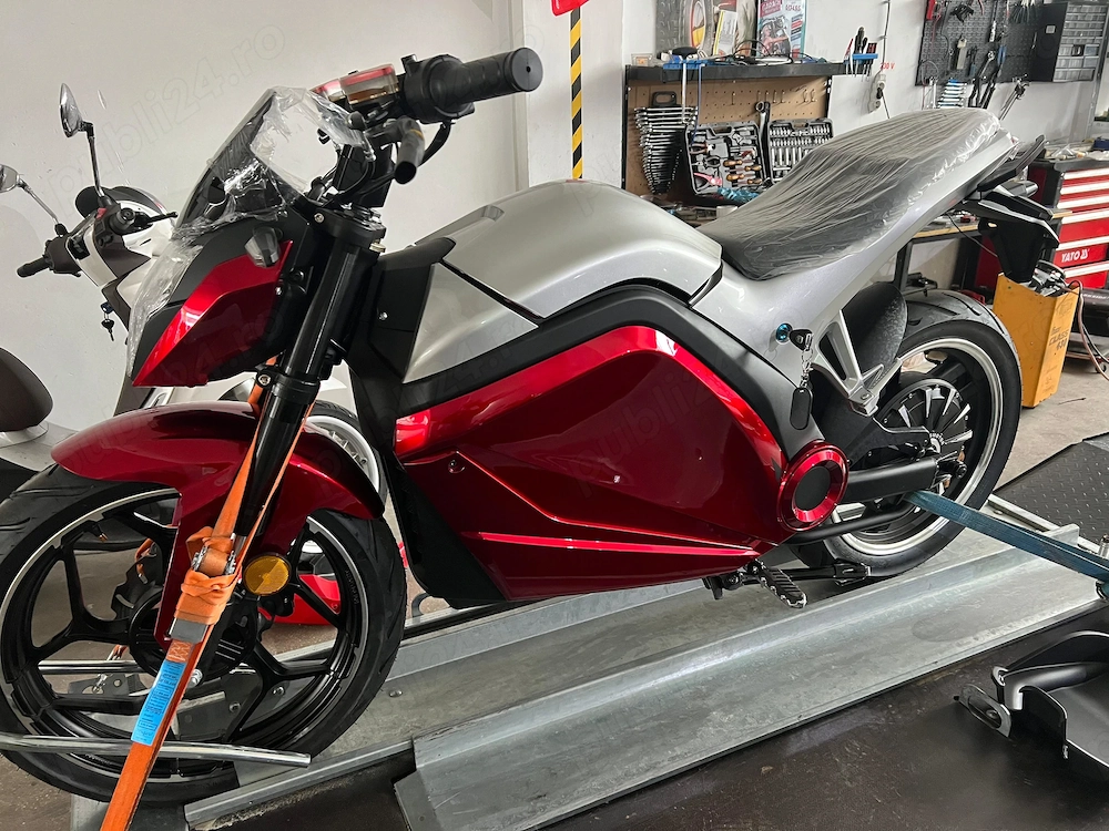 Vand motocicleta electrica - moped