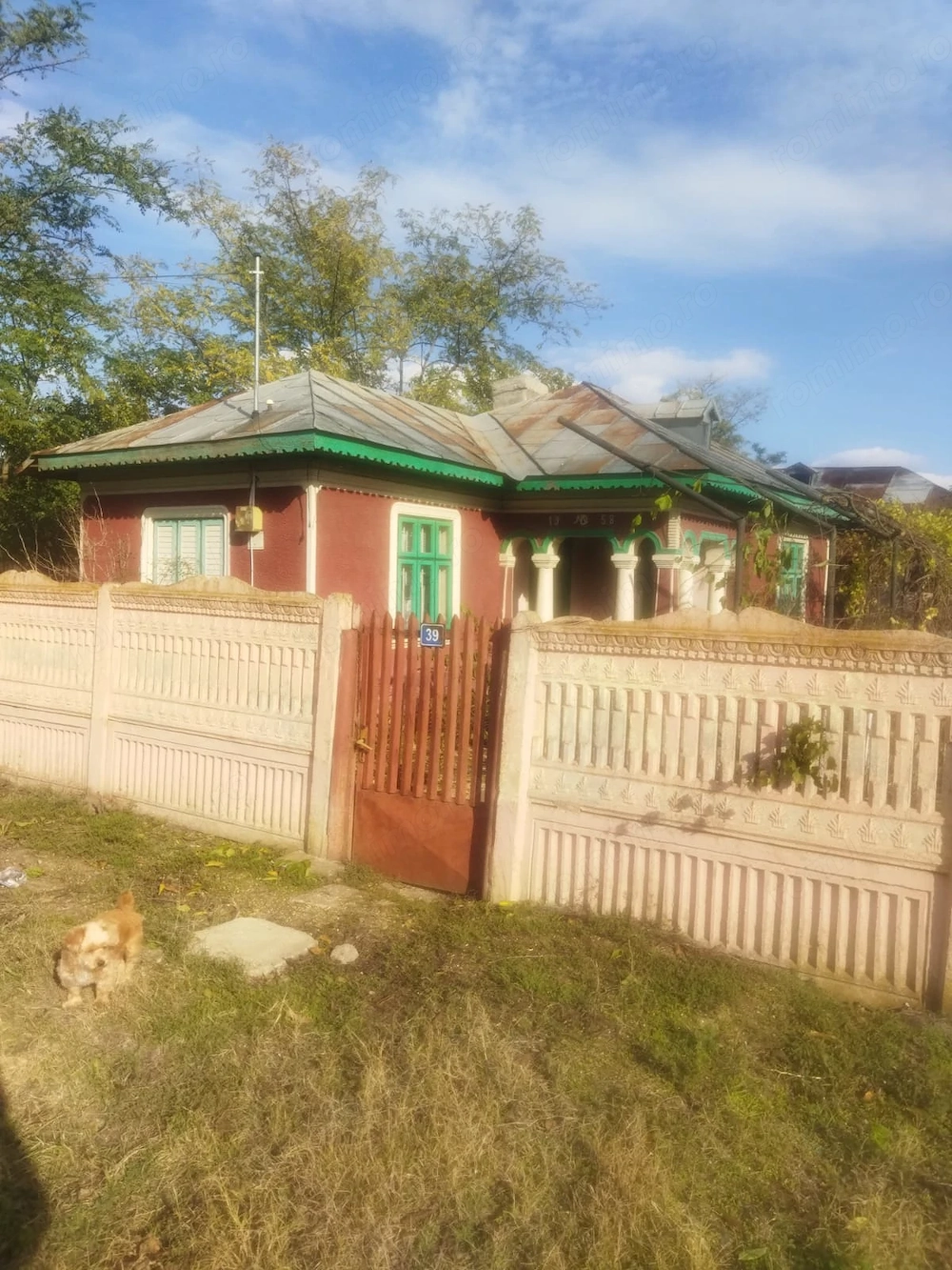 Casa și teren de vânzare