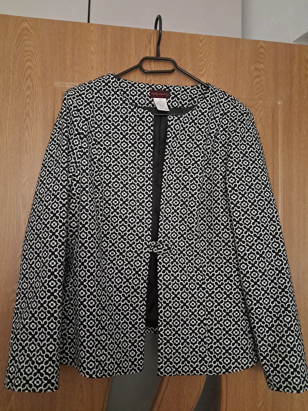 Sacou damă mărimea 50 culoare alb-negru