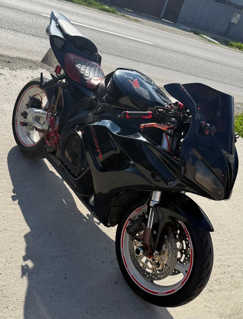 Vând CBR.1000 RR Honda 