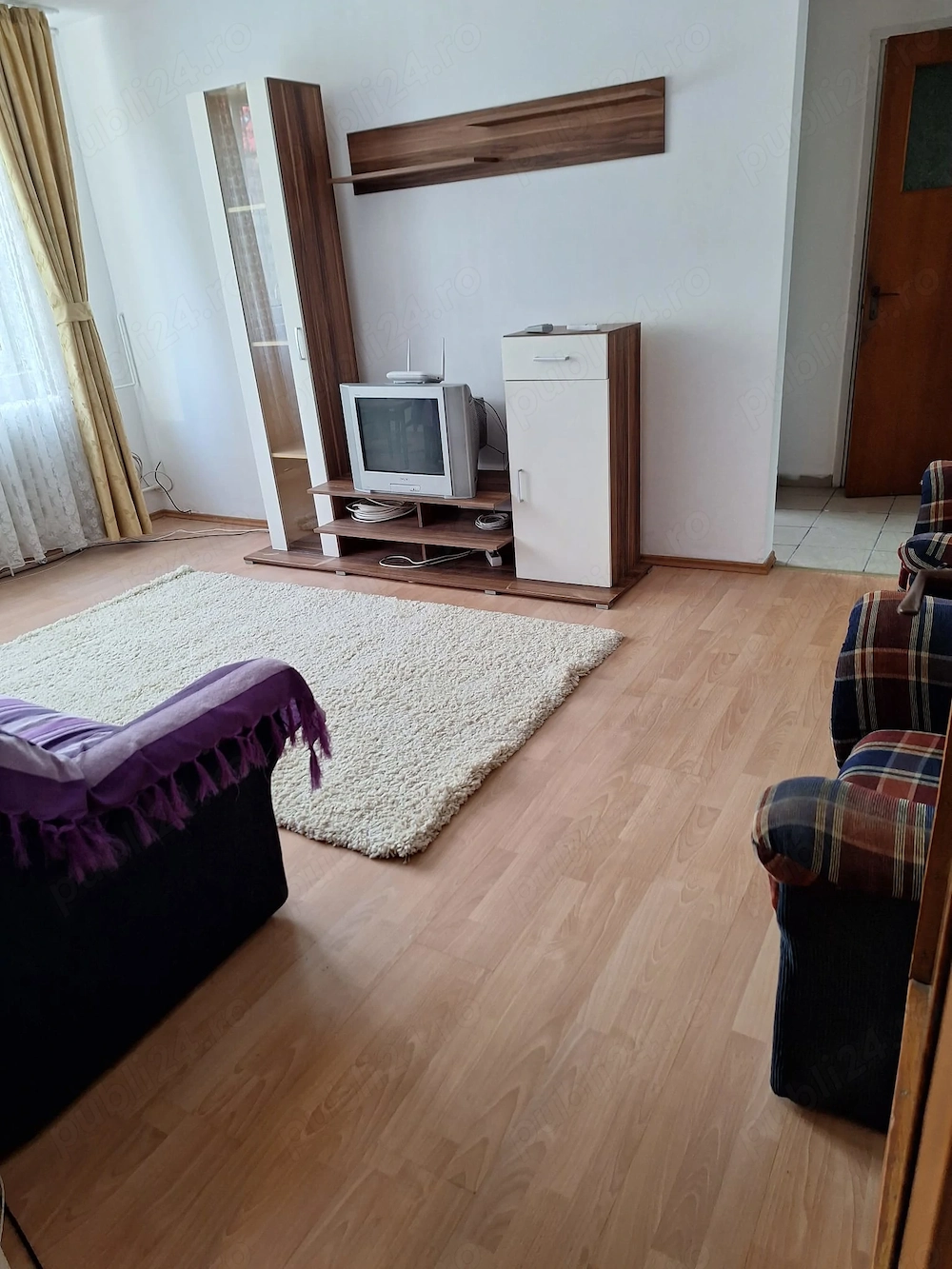 3 camere Titan piața Trapezului lângă metrou