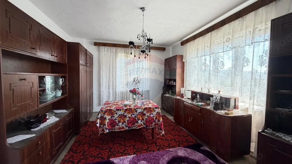 Casă / Vilă cu 5 camere de vânzare în zona Exterior Sud