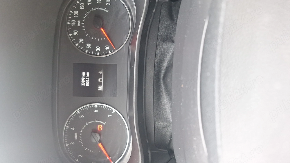 Vand Dacia Logan 2022, automata, stare perfecta, gri metalizat, ecran parcare, 10700 euro.