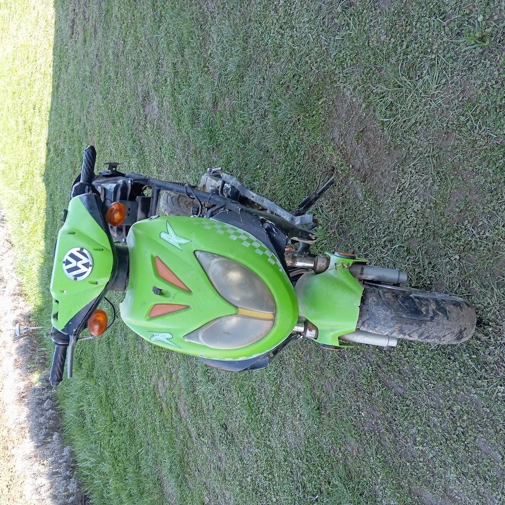 Vând sau dezmembrez scuter 