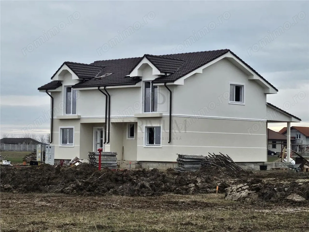 Duplex 4 camere - dormitor la parter - bucatarie inchisa - canalizare
