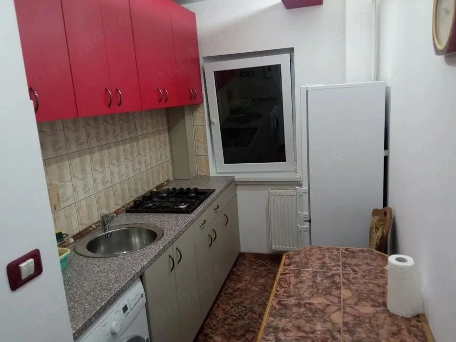 Apartament 1 camera ETAJ 1 cu balcon amenajat centrala Aradului langa Piata Verde
