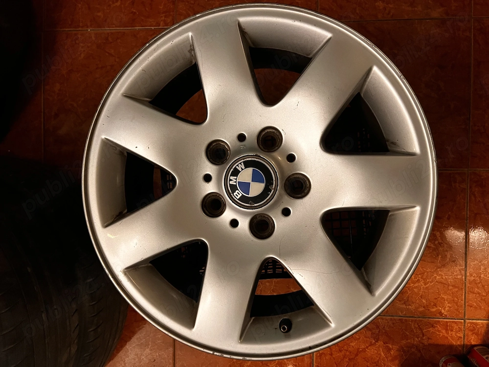 Vând jante BMW R16 foarte bune
