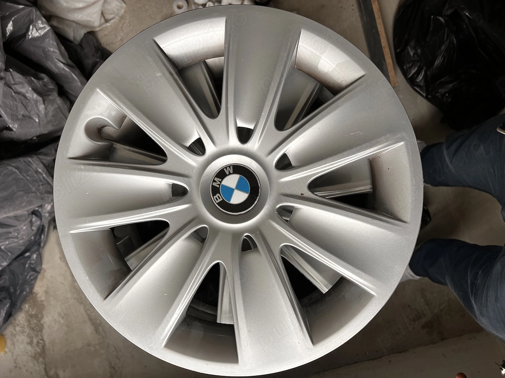 Vând capace BMW r16 în stare buna