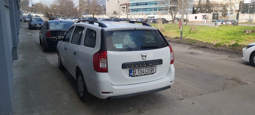 Vând Dacia Logan 