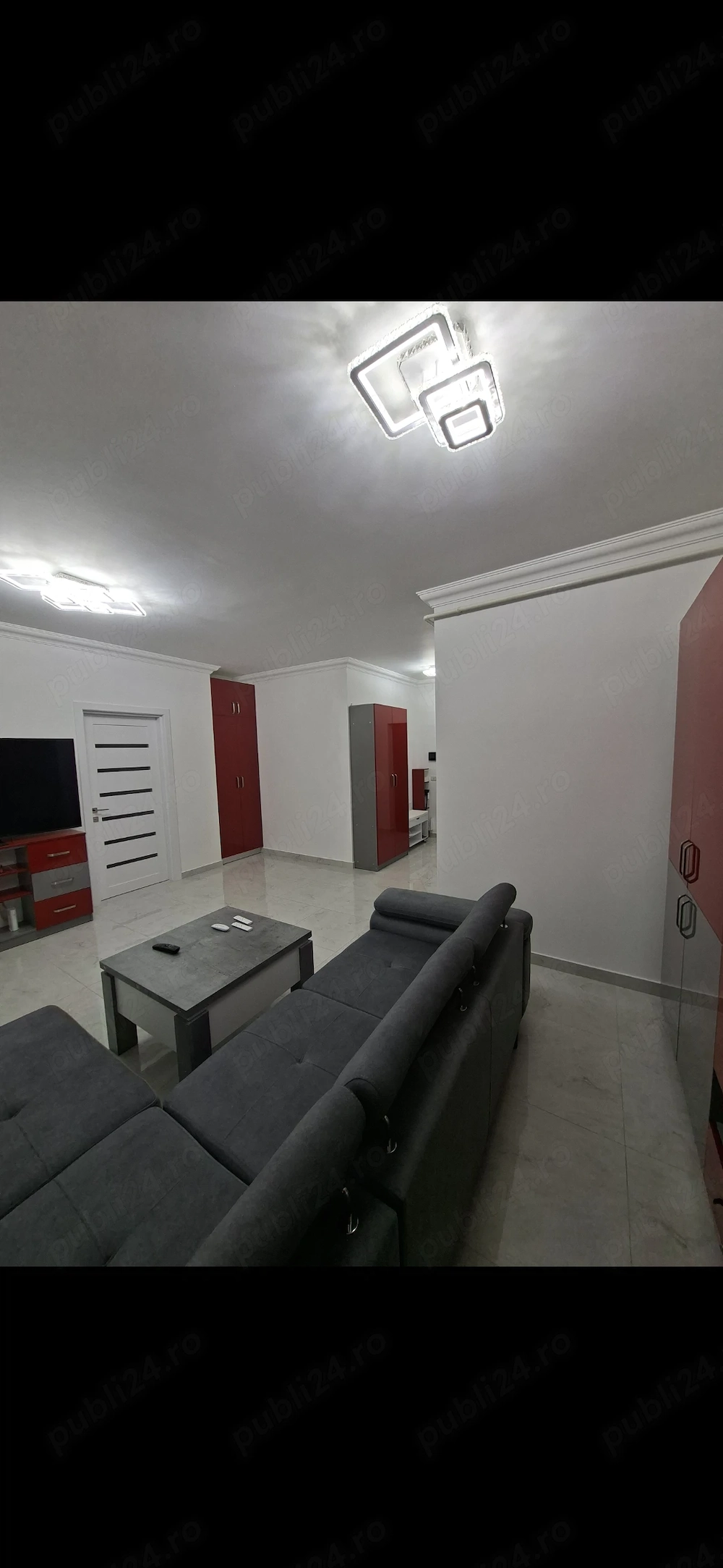 Vand apartament cu 3 camere situat la etajul 2 cu lift